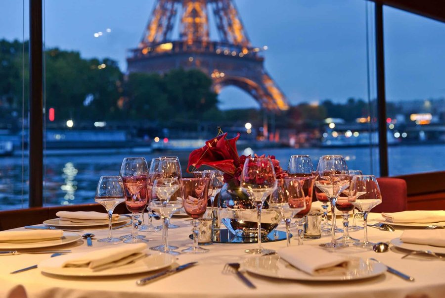 Déjeuner-croisière 3 plats sur la Seine